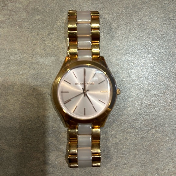 Michael Kors Rose Gold Watch - Picture 1 of 3